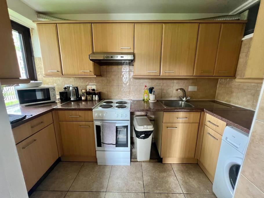 Gorgeous Flat 10 Min Walk To Stadium Free Parking Londra Esterno foto