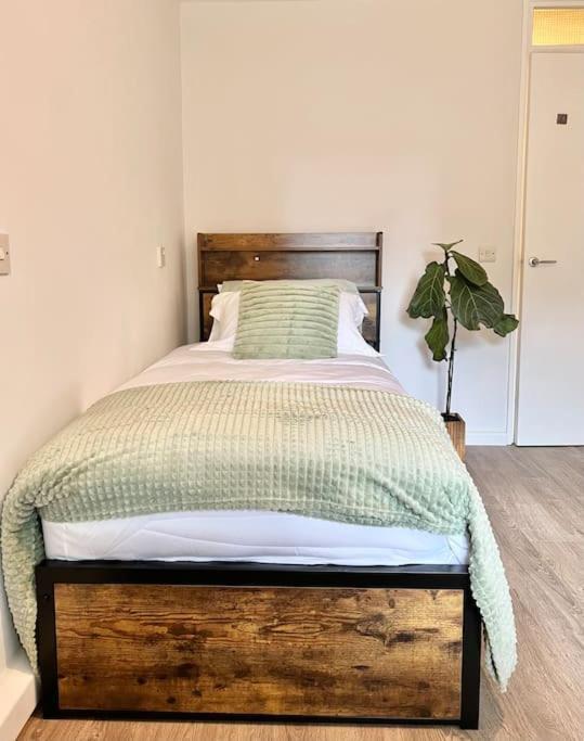 Gorgeous Flat 10 Min Walk To Stadium Free Parking Londra Esterno foto