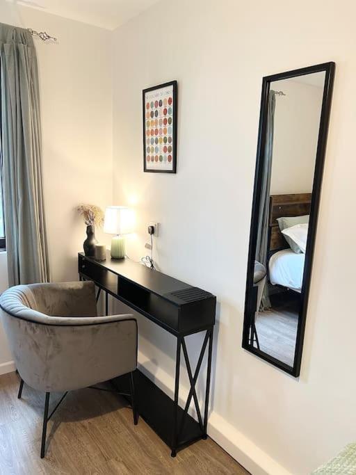 Gorgeous Flat 10 Min Walk To Stadium Free Parking Londra Esterno foto
