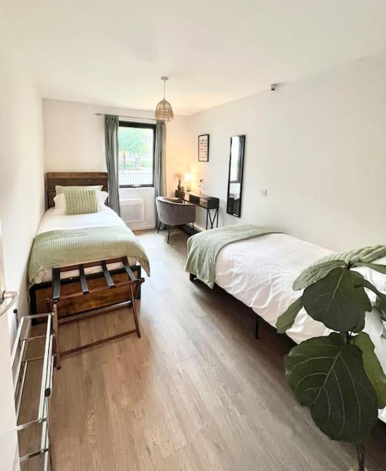 Gorgeous Flat 10 Min Walk To Stadium Free Parking Londra Esterno foto